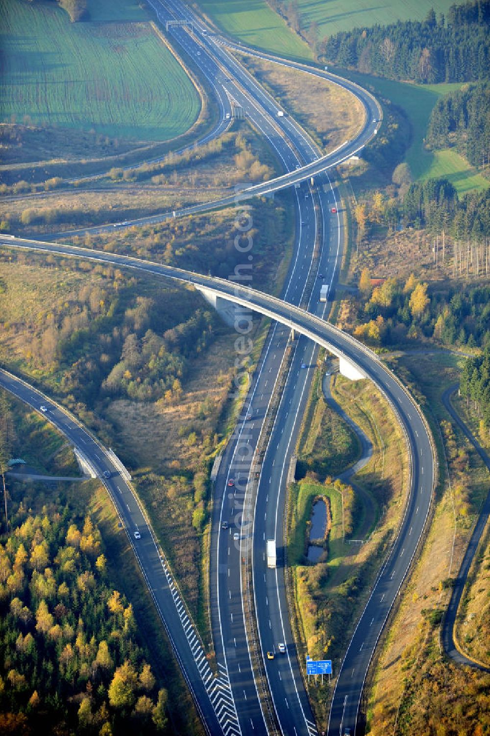 Aerial photograph Hof - Das Dreieck Hochfranken, ein Autobahndreieck der Autobahn A 72 und A 93 in Bayern / Oberfranken. Motorway junction Bayreuth - Kulmbach of the freeway A72 und E441 in Bavaria / Upper Franconia.