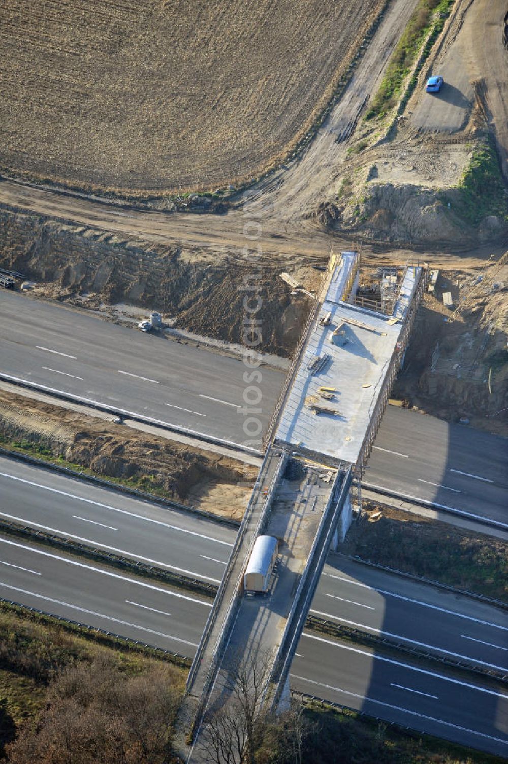 SCHWANEBECK from above - Baustelle vom Autobahndreieck Kreuz Barnim, vormals AD Schwanebeck, mit Aus- und Umbauarbeiten. Die EUROVIA führt im Auftrag des Landesbetrieb Brandenburg umfangreiche Abbruch-, Erdarbeiten und den Neubau von Brückenbauwerken zum Um- und Ausbau des Autobahndreiecks (AD) Barnim am nördlichen Berliner Ring durch. View of the construction site at the highway triangle Kreuz Barnim.