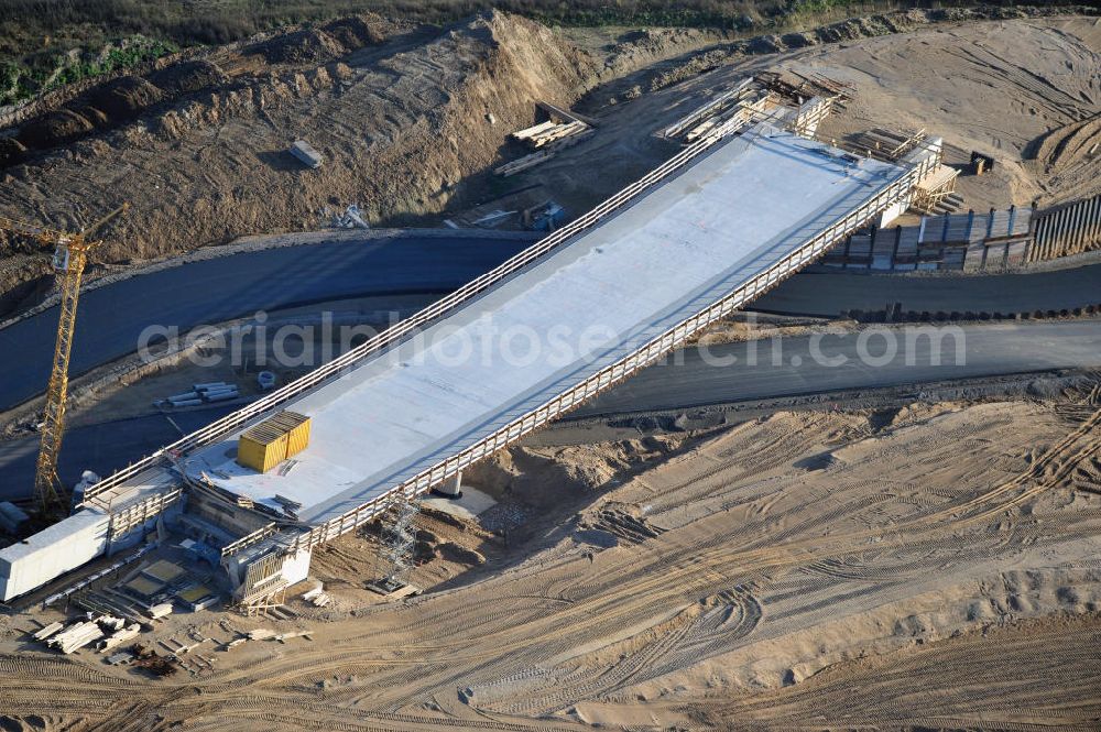 Aerial image SCHWANEBECK - Baustelle vom Autobahndreieck Kreuz Barnim, vormals AD Schwanebeck, mit Aus- und Umbauarbeiten. Die EUROVIA führt im Auftrag des Landesbetrieb Brandenburg umfangreiche Abbruch-, Erdarbeiten und den Neubau von Brückenbauwerken zum Um- und Ausbau des Autobahndreiecks (AD) Barnim am nördlichen Berliner Ring durch. View of the construction site at the highway triangle Kreuz Barnim.