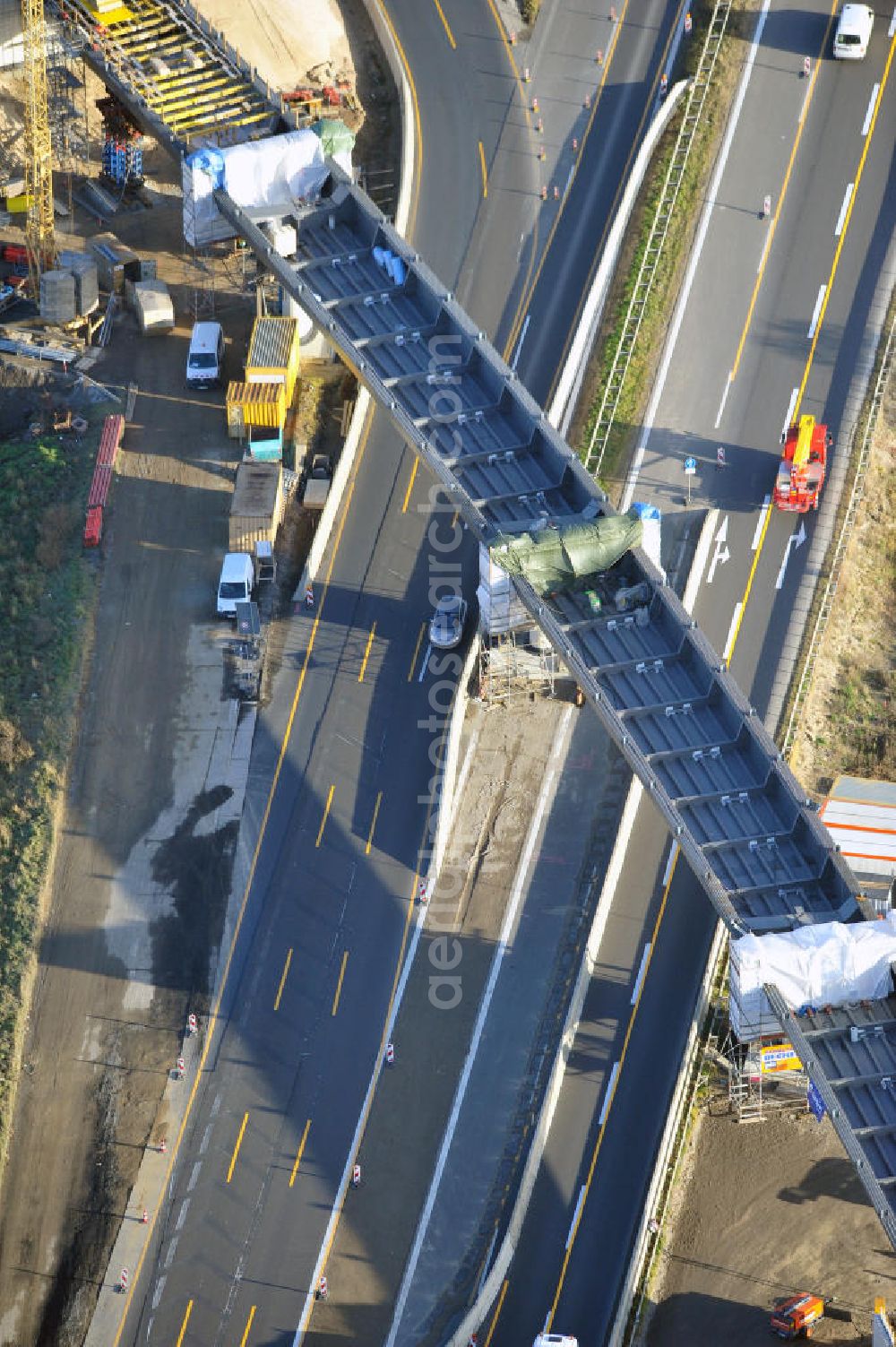 SCHWANEBECK from the bird's eye view: Baustelle vom Autobahndreieck Kreuz Barnim, vormals AD Schwanebeck, mit Aus- und Umbauarbeiten. Die EUROVIA führt im Auftrag des Landesbetrieb Brandenburg umfangreiche Abbruch-, Erdarbeiten und den Neubau von Brückenbauwerken zum Um- und Ausbau des Autobahndreiecks (AD) Barnim am nördlichen Berliner Ring durch. View of the construction site at the highway triangle Kreuz Barnim.