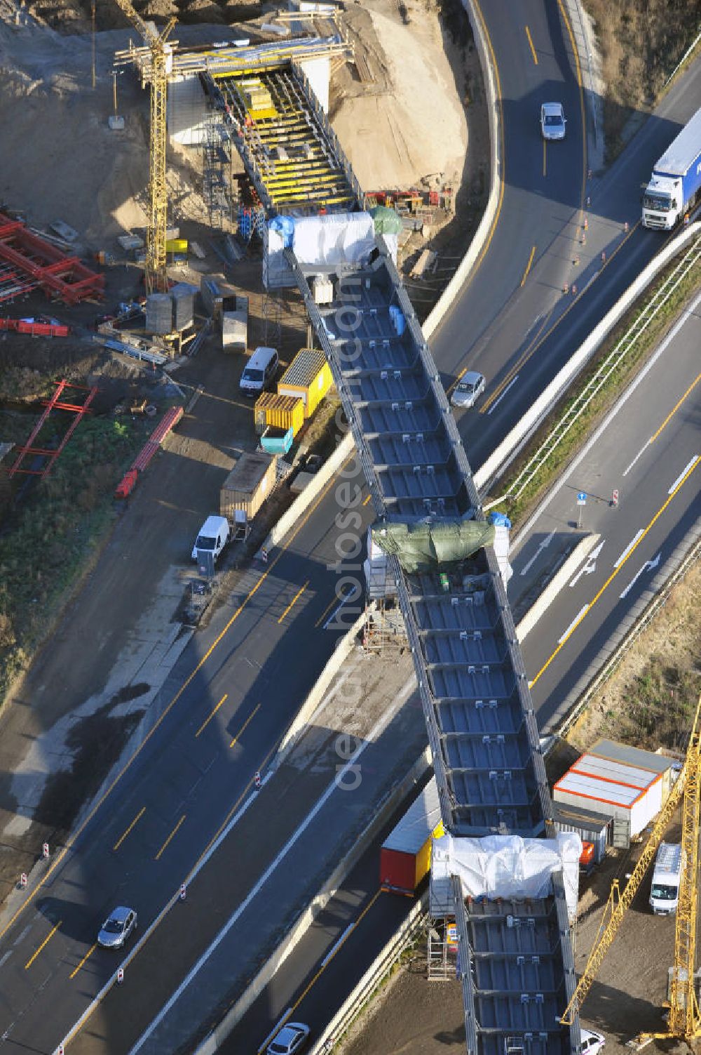 Aerial image SCHWANEBECK - Baustelle vom Autobahndreieck Kreuz Barnim, vormals AD Schwanebeck, mit Aus- und Umbauarbeiten. Die EUROVIA führt im Auftrag des Landesbetrieb Brandenburg umfangreiche Abbruch-, Erdarbeiten und den Neubau von Brückenbauwerken zum Um- und Ausbau des Autobahndreiecks (AD) Barnim am nördlichen Berliner Ring durch. View of the construction site at the highway triangle Kreuz Barnim.