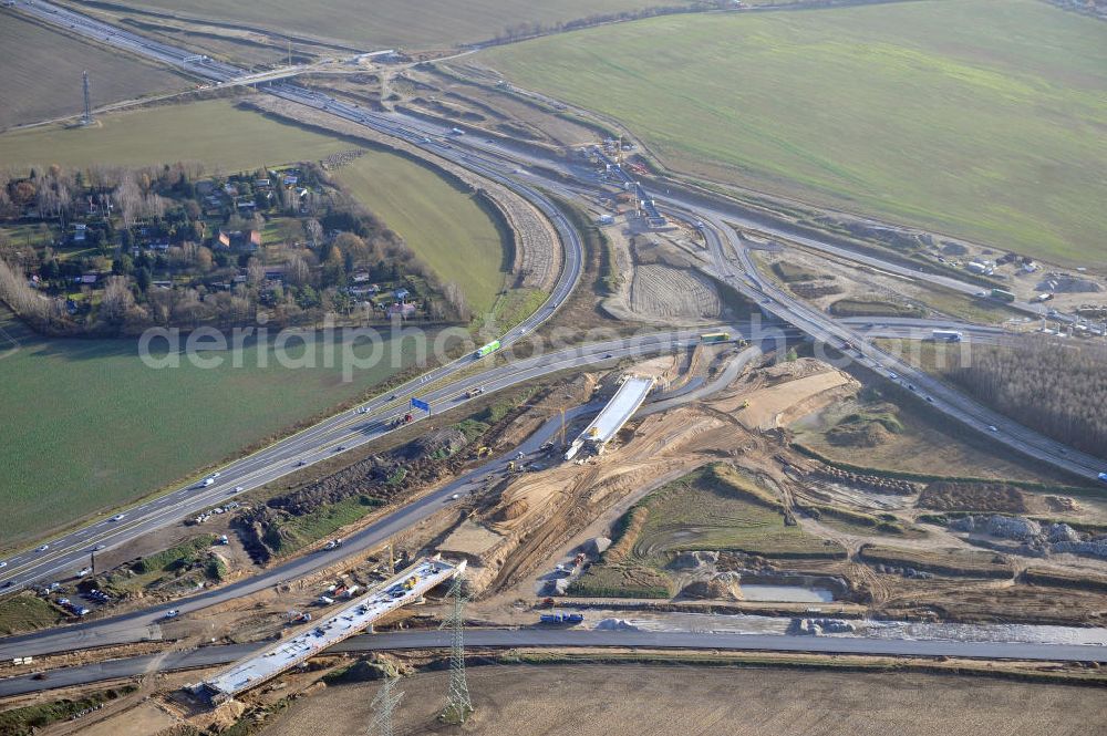 Aerial image SCHWANEBECK - Baustelle vom Autobahndreieck Kreuz Barnim, vormals AD Schwanebeck, mit Aus- und Umbauarbeiten. Die EUROVIA führt im Auftrag des Landesbetrieb Brandenburg umfangreiche Abbruch-, Erdarbeiten und den Neubau von Brückenbauwerken zum Um- und Ausbau des Autobahndreiecks (AD) Barnim am nördlichen Berliner Ring durch. View of the construction site at the highway triangle Kreuz Barnim.