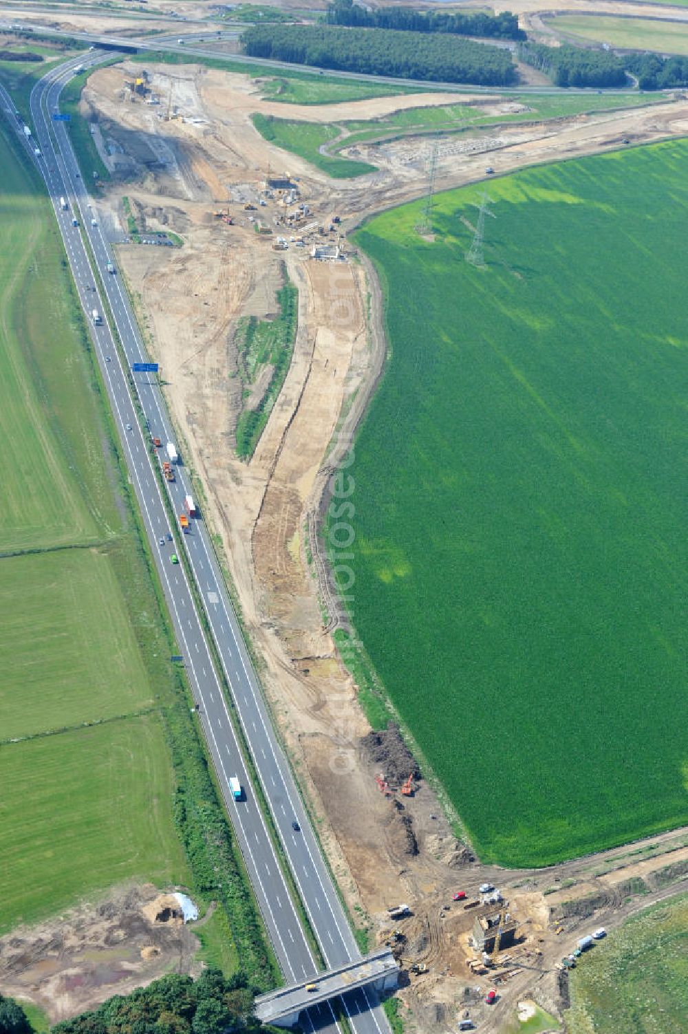 Aerial image Schwanebeck / Barnim - Baustelle vom Autobahndreieck Kreuz Barnim , vormals AD Schwanebeck, mit Aus- und Umbauarbeiten. View of the construction site at the highway triangle Kreuz Barnim.