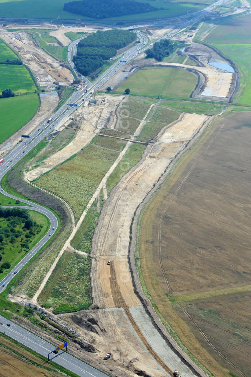 Schwanebeck / Barnim from the bird's eye view: Baustelle vom Autobahndreieck Kreuz Barnim , vormals AD Schwanebeck, mit Aus- und Umbauarbeiten. View of the construction site at the highway triangle Kreuz Barnim.