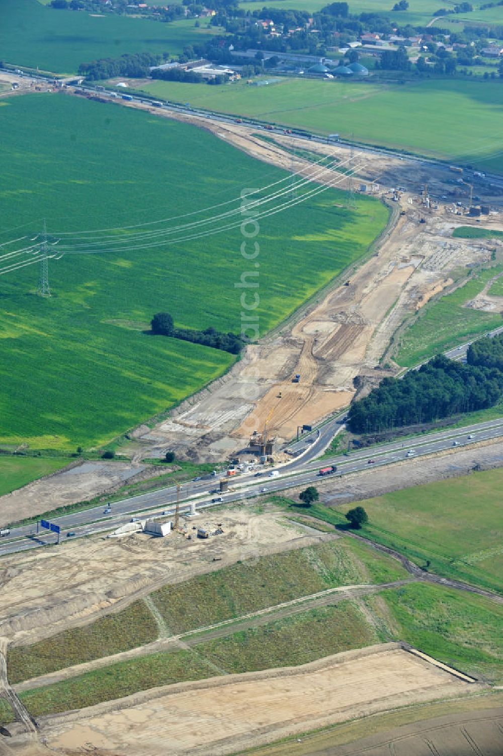 Schwanebeck / Barnim from above - Baustelle vom Autobahndreieck Kreuz Barnim , vormals AD Schwanebeck, mit Aus- und Umbauarbeiten. View of the construction site at the highway triangle Kreuz Barnim.