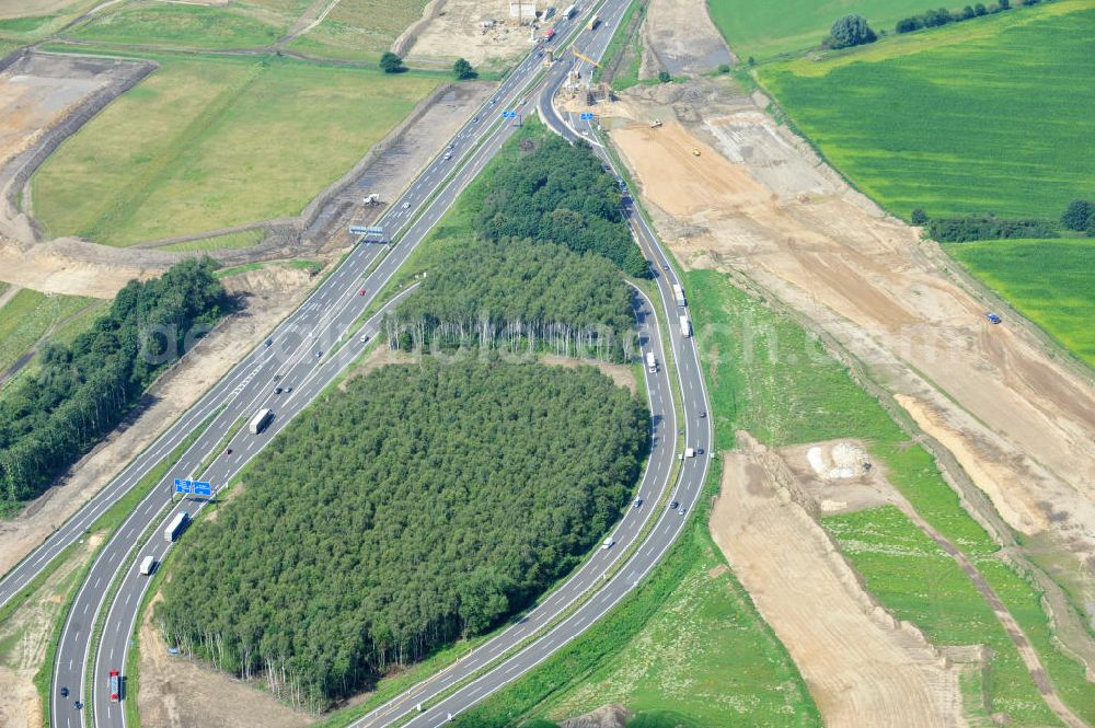 Aerial photograph Schwanebeck / Barnim - Baustelle vom Autobahndreieck Kreuz Barnim , vormals AD Schwanebeck, mit Aus- und Umbauarbeiten. View of the construction site at the highway triangle Kreuz Barnim.