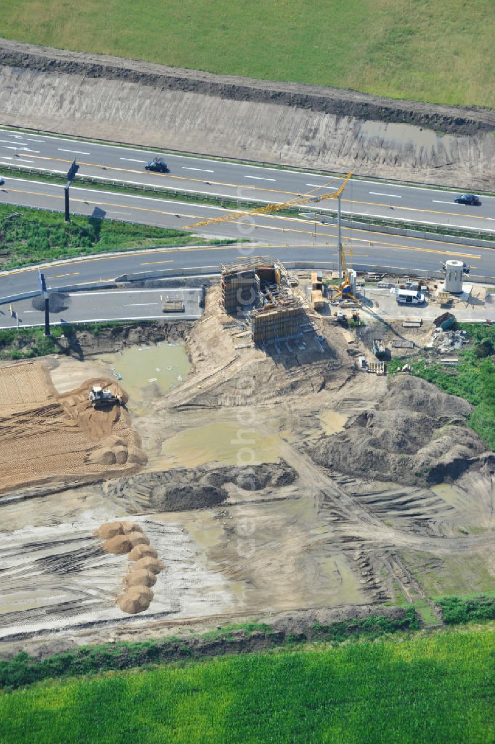 Aerial image Schwanebeck / Barnim - Baustelle vom Autobahndreieck Kreuz Barnim , vormals AD Schwanebeck, mit Aus- und Umbauarbeiten. View of the construction site at the highway triangle Kreuz Barnim.