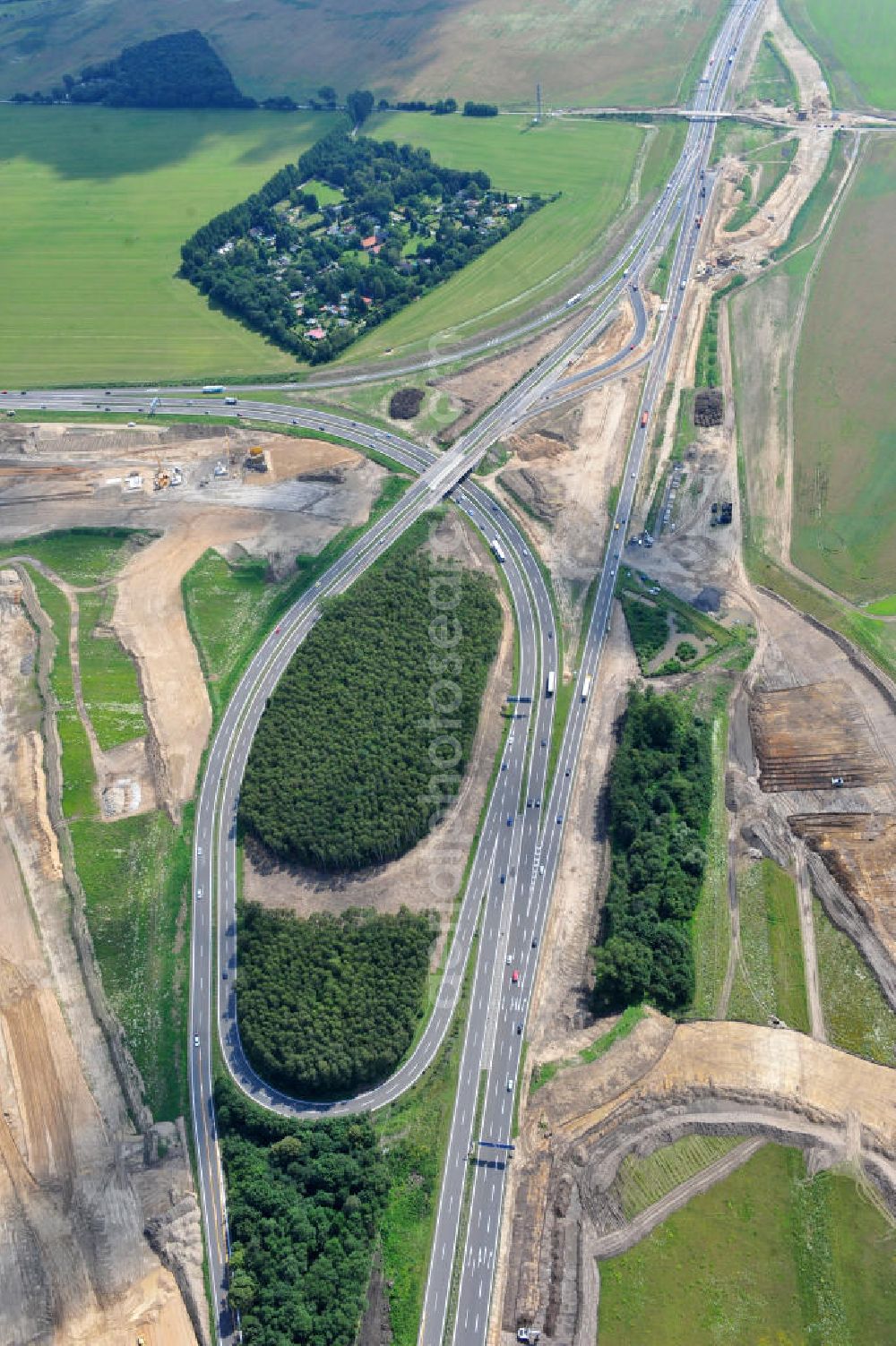 Schwanebeck / Barnim from above - Baustelle vom Autobahndreieck Kreuz Barnim , vormals AD Schwanebeck, mit Aus- und Umbauarbeiten. View of the construction site at the highway triangle Kreuz Barnim.