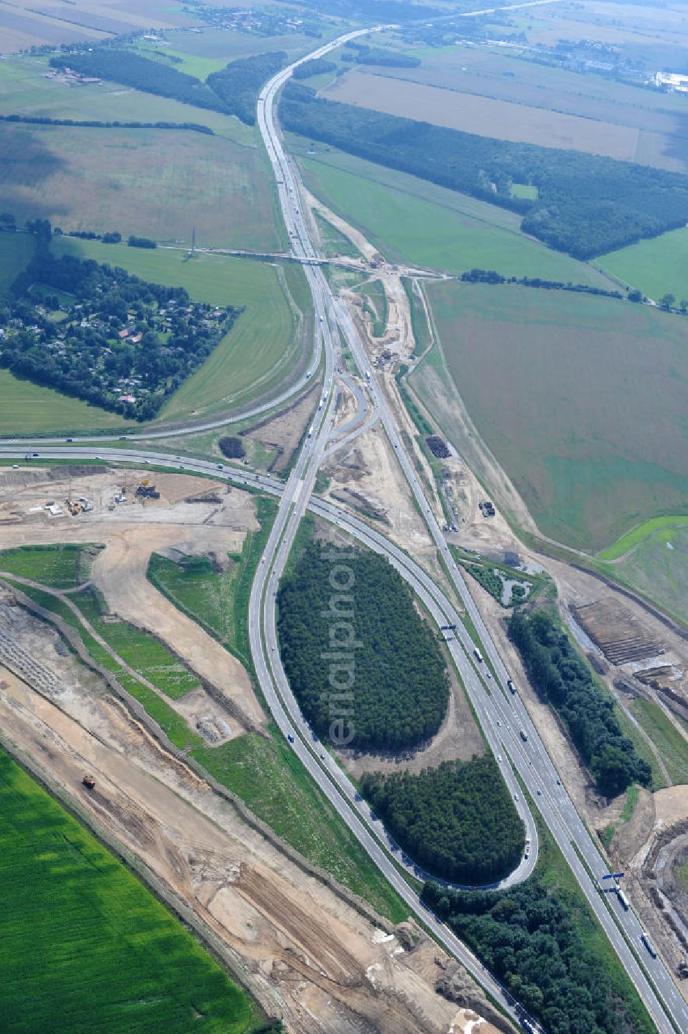 Schwanebeck / Barnim from the bird's eye view: Baustelle vom Autobahndreieck Kreuz Barnim , vormals AD Schwanebeck, mit Aus- und Umbauarbeiten. View of the construction site at the highway triangle Kreuz Barnim.