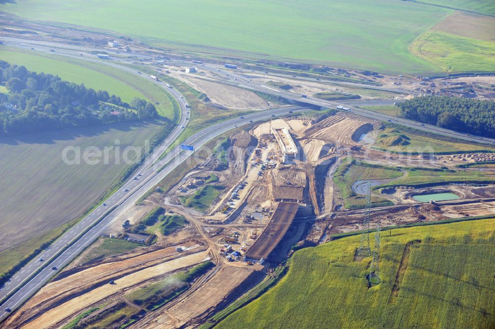 Schwanebeck from above - Baustelle vom Autobahndreieck Kreuz Barnim, vormals AD Schwanebeck, mit Aus- und Umbauarbeiten. Die EUROVIA führt im Auftrag des Landesbetrieb Brandenburg umfangreiche Abbruch-, Erdarbeiten und den Neubau von Brückenbauwerken zum Um- und Ausbau des Autobahndreiecks (AD) Barnim am nördlichen Berliner Ring durch. View of the construction site at the highway triangle Kreuz Barnim.