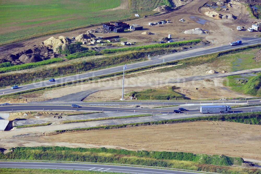 Schwanebeck from above - Baustelle vom Autobahndreieck Kreuz Barnim, vormals AD Schwanebeck, mit Aus- und Umbauarbeiten. Die EUROVIA führt im Auftrag des Landesbetrieb Brandenburg umfangreiche Abbruch-, Erdarbeiten und den Neubau von Brückenbauwerken zum Um- und Ausbau des Autobahndreiecks (AD) Barnim am nördlichen Berliner Ring durch. View of the construction site at the highway triangle Kreuz Barnim.