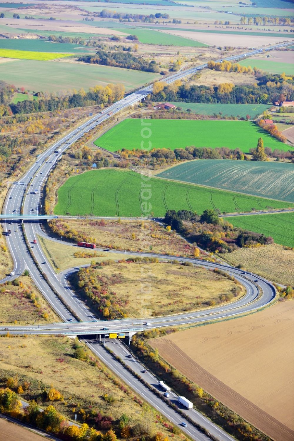 Aerial photograph Vienenburg - Overlooking the motorway junction Vienenburg in Lower Saxony