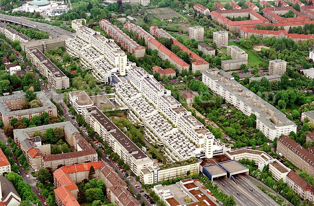 Aerial image Berlin / Steglitz - 20.05.95 Autobahnhaus Schlangerbader Straße Steglitz