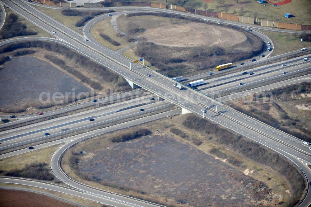 Heidelberg from the bird's eye view: HEIDELBERG 03/09/2012 overlooking the junction junction (AS) in Heidelberg / Schwetzingen (A5 - 38) at Patrick Henry Village residential area