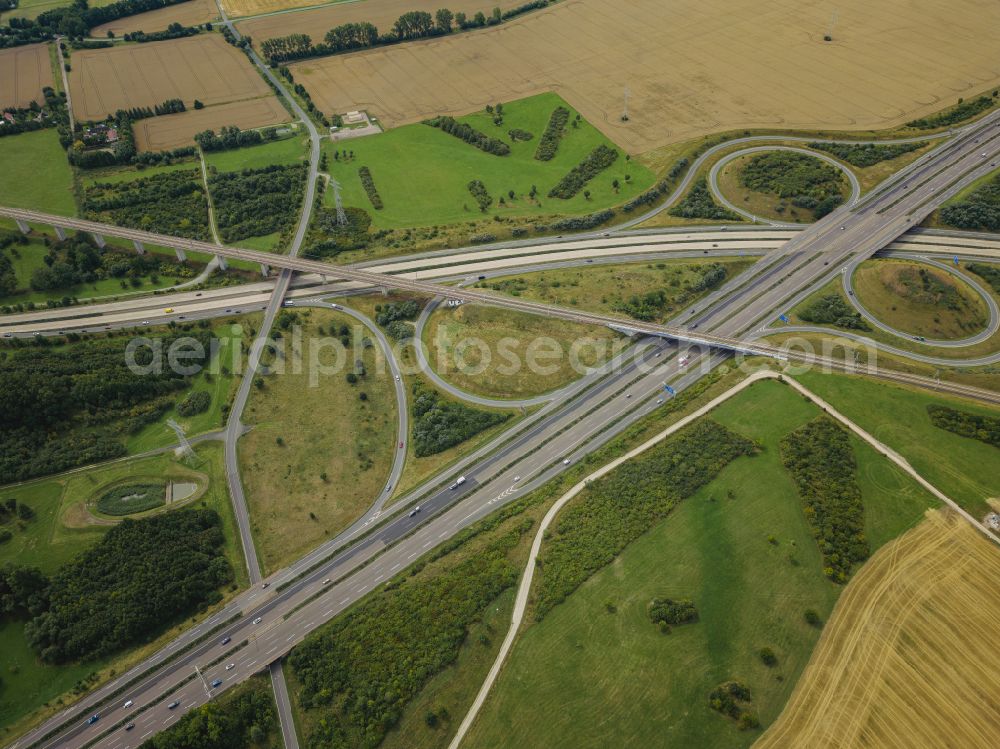 Erfurt from the bird's eye view: Traffic flow at the intersection- motorway A 4 - 71 Erfurter Kreuz on street E40 in the district Molsdorf in Erfurt in the state Thuringia, Germany