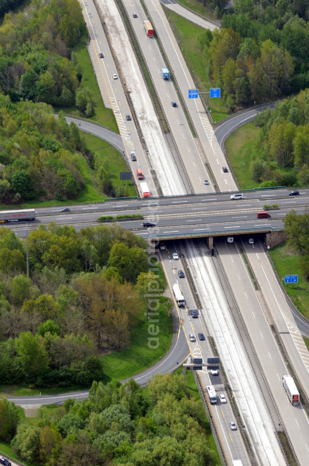 Aerial image Hermsdorf - Traffic flow at the intersection- motorway A 4 and A9 Hermsdorfer Kreuz in Hermsdorf in the state Thuringia, Germany