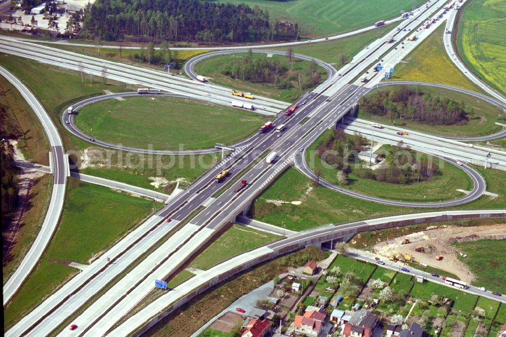 Hermsdorf from the bird's eye view: Traffic flow at the intersection- motorway A 4 and A9 Hermsdorfer Kreuz in Hermsdorf in the state Thuringia, Germany