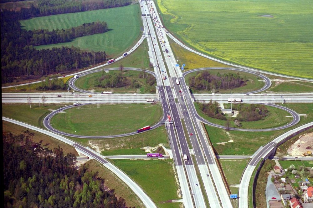 Aerial photograph Hermsdorf - Traffic flow at the intersection- motorway A 4 and A9 Hermsdorfer Kreuz in Hermsdorf in the state Thuringia, Germany