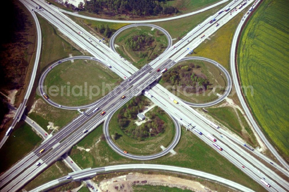 Aerial photograph Hermsdorf - Traffic flow at the intersection- motorway A 4 and A9 Hermsdorfer Kreuz in Hermsdorf in the state Thuringia, Germany