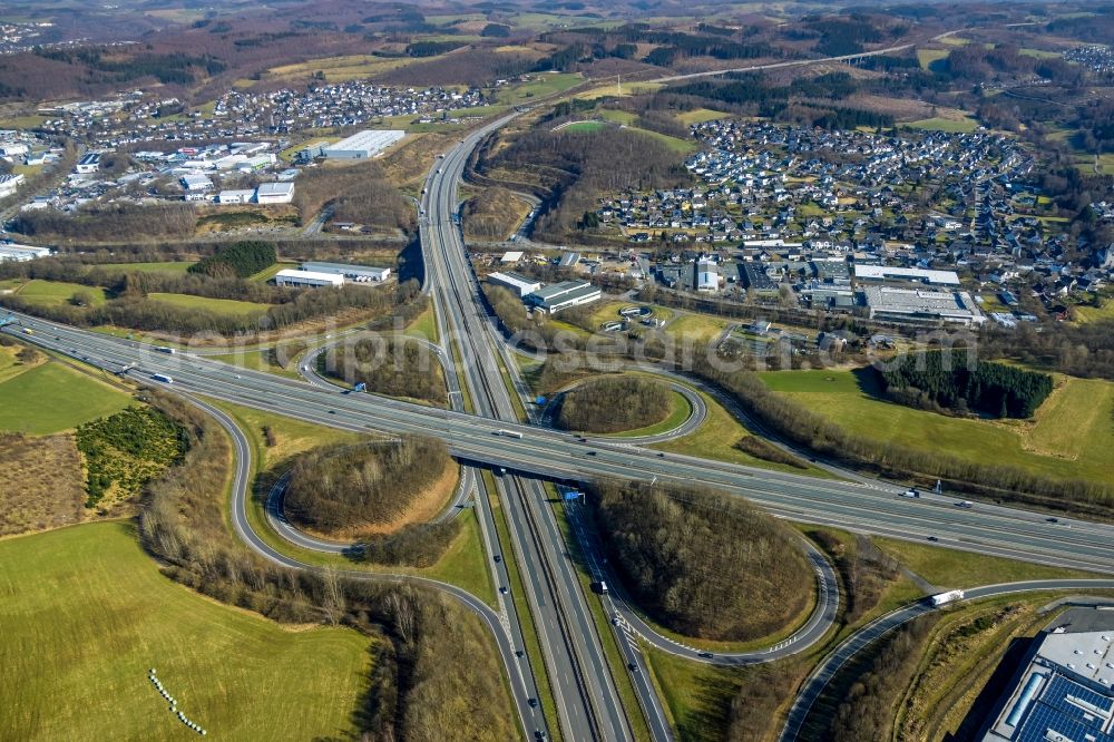 Aerial photograph Gerlingen - Traffic flow at the intersection- motorway A45 Kreuz Olpe-Sued in form of cloverleaf in Gerlingen Sauerland in the state North Rhine-Westphalia, Germany