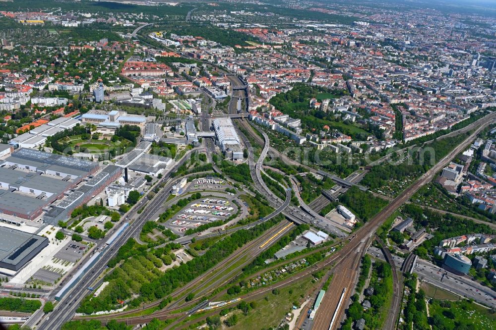 Aerial photograph Berlin - Traffic flow at the intersection- motorway A 115 -A100 Messedamm am Funkturm in the district Westend in Berlin, Germany