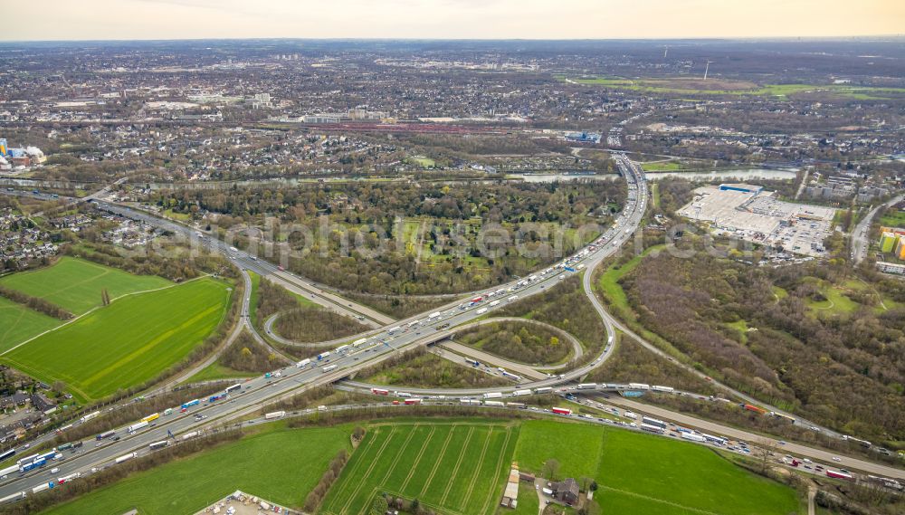 Aerial photograph Duisburg - Traffic flow at the intersection- motorway A 3 - A42 Oberhausen-West in Duisburg at Ruhrgebiet in the state North Rhine-Westphalia, Germany