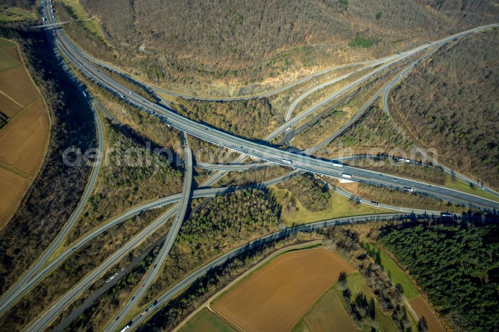 Wetzlar from above - Traffic flow at the intersection- motorway A 45 - 480 Wetzlarer Kreuz in Wetzlar in the state Hesse, Germany