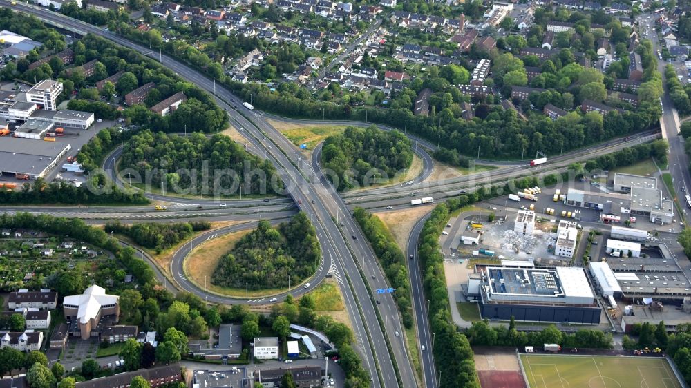 Bonn from the bird's eye view: Motorway junction Bonn North of the federal motorway 565 in the state North Rhine-Westphalia, Germany