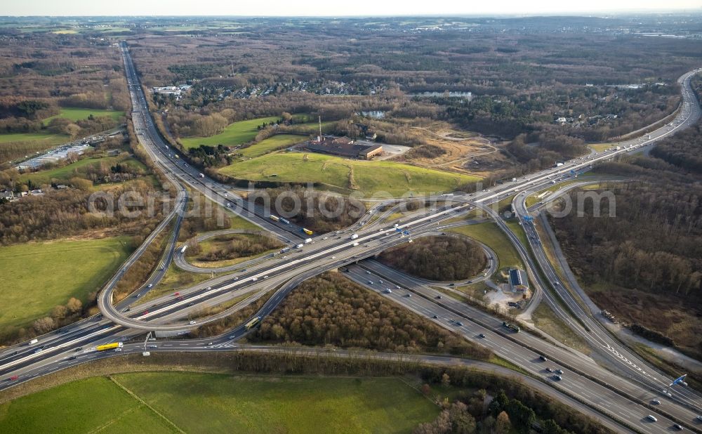 Aerial image Ratingen - Breitscheid junction, also Breitscheider cross on the motorway BAB A3 and A52 in Ratingen in the state of North Rhine-Westphalia