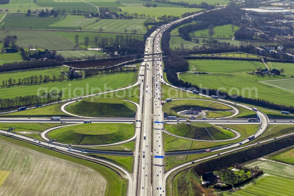 Aerial image Kamen - Intersection of Highway Federal Highway A2 A1 E35 E37 on the Kamen intersection in the northeast of the Ruhr Area in North Rhine-Westphalia in Kamen