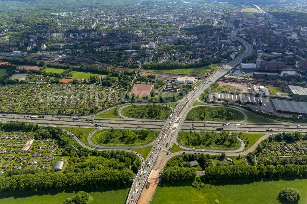 Duisburg from the bird's eye view: Interchange the motorway BAB A40 and A59 - E34 in Duisburg in the Ruhr area in North Rhine-Westphalia