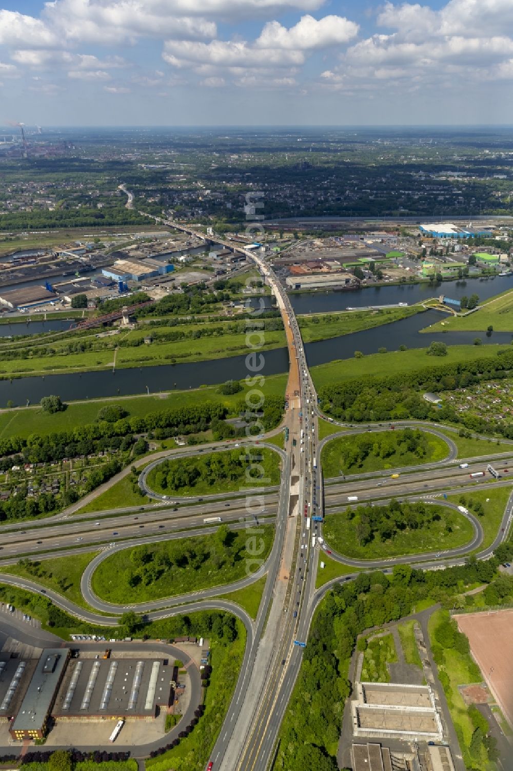 Aerial photograph Duisburg - Interchange the motorway BAB A40 and A59 - E34 in Duisburg in the Ruhr area in North Rhine-Westphalia