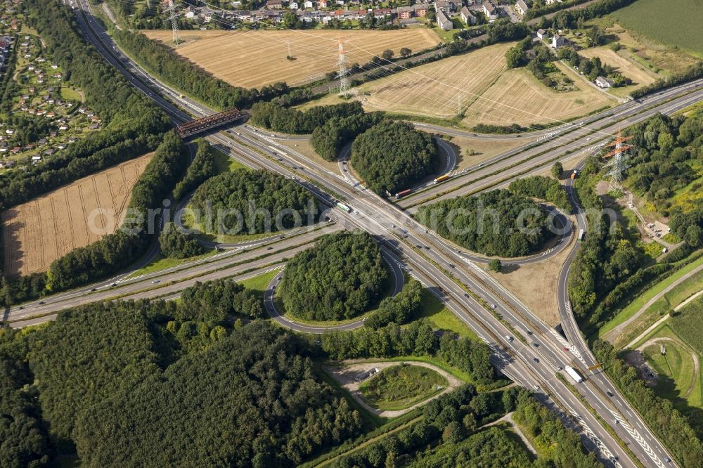 Duisburg from the bird's eye view: Junction Dortmund harbor of the federal highway Highway A45 / E41 in Duisburg in North Rhine-Westphalia