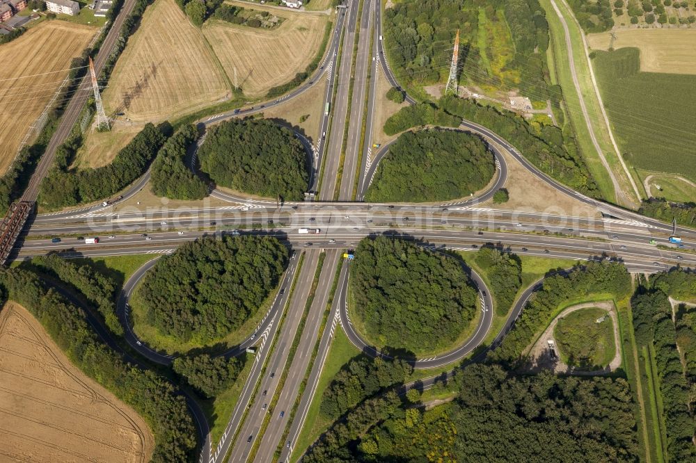 Duisburg from above - Junction Dortmund harbor of the federal highway Highway A45 / E41 in Duisburg in North Rhine-Westphalia