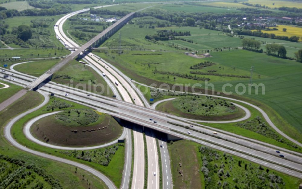 Aerial photograph Eischleben - Das Autobahnkreuz Erfurt der Autobahnen A 71 und A 4. The intersection Erfurt of the highways A 71 and A 4.