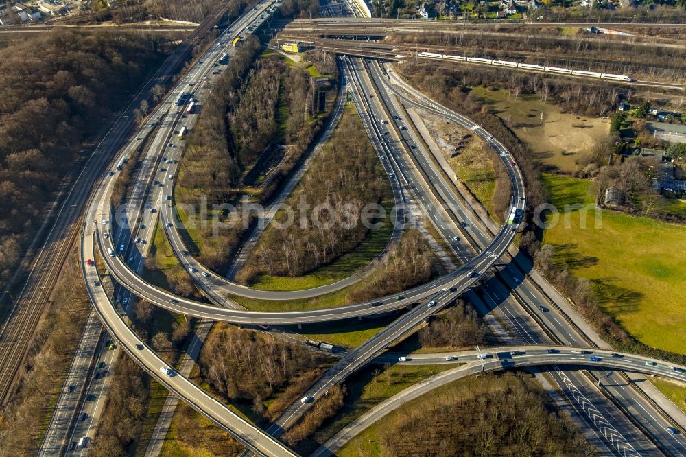 Aerial image Duisburg - View of the motorway junction Kaiserberg in Duisburg in the state North Rhine-Westphalia