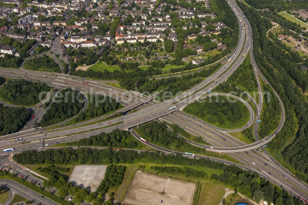 Duisburg from the bird's eye view: Intersection / junction Duisburg-Nord of the federal highway A59 and A42 motorway in Duisburg in North Rhine-Westphalia