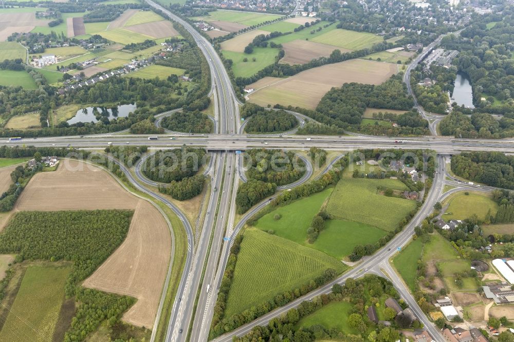 Moers from the bird's eye view: Moers junction of the motorways A40 and A57 in the Ruhr area in the Lower Rhine in North Rhine-Westphalia