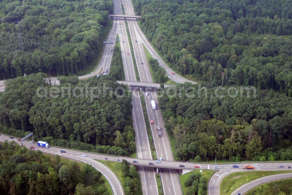 Aerial image Offenburg - Blick auf die Autobahnabfahrt Offenburg. Die Abfahrt Offenburg ist Teil der A5 vom Hattenbacher Dreieck bis an die Grenze zur Schweiz. Auf 445 km Länge bestehen Verbindungen u.a. zum französischen Autobahnnetz (bis Barcelona) und zur Verbindung Holland - Österreich. Als Teil der HaFraBa E.V. (Nord-Süd Verbindung) ist sie eine der meist befahrensten Strassen Europas.