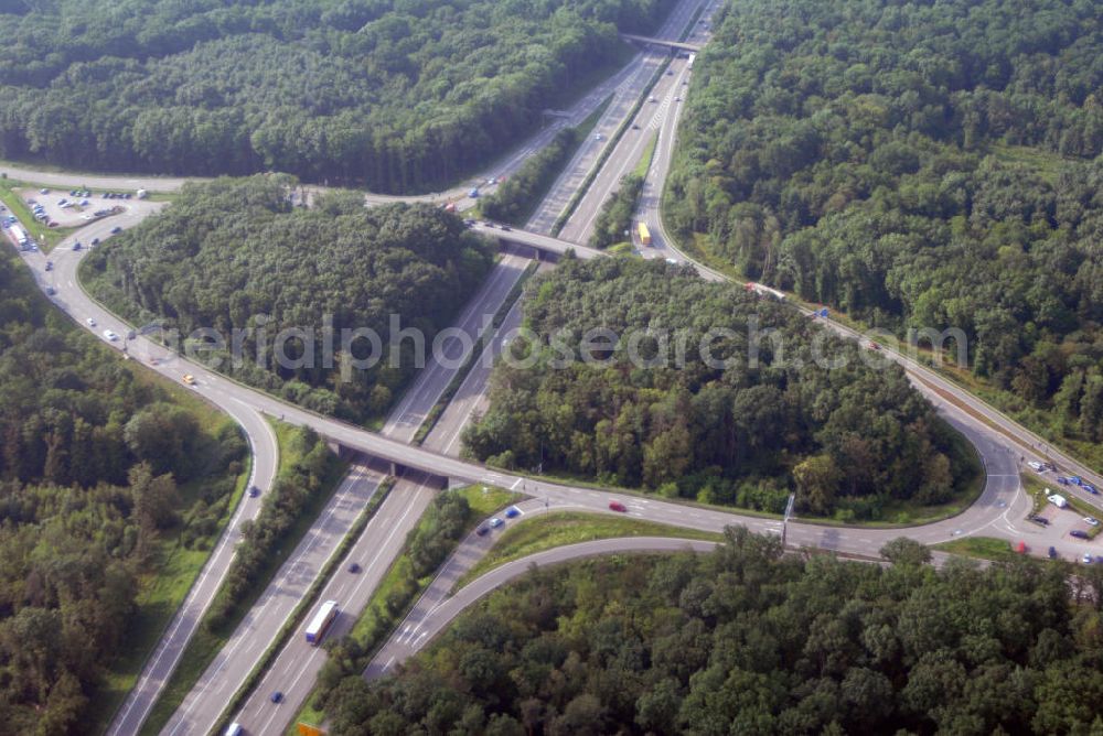 Aerial photograph Offenburg - Blick auf die Autobahnabfahrt Offenburg. Die Abfahrt Offenburg ist Teil der A5 vom Hattenbacher Dreieck bis an die Grenze zur Schweiz. Auf 445 km Länge bestehen Verbindungen u.a. zum französischen Autobahnnetz (bis Barcelona) und zur Verbindung Holland - Österreich. Als Teil der HaFraBa E.V. (Nord-Süd Verbindung) ist sie eine der meist befahrensten Strassen Europas.