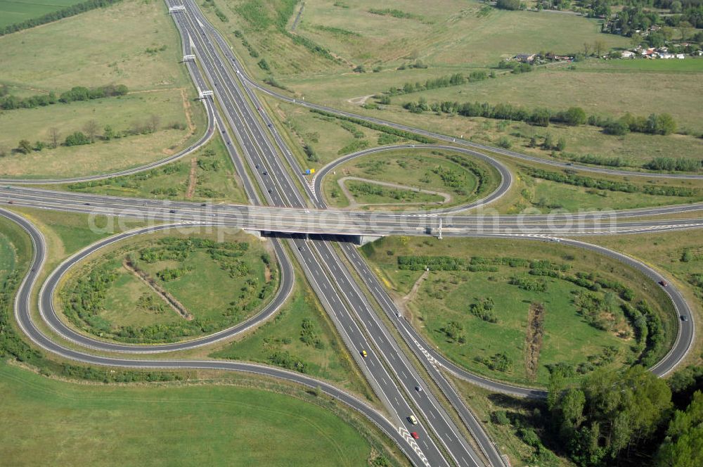 ORANIENBURG from above - Autobahnkreuz Oranienburg (E 26 / A19 und A111 Berliner Ring) mit Einmündung der Ortsumfahrung Oranienburg B96. Landesbetrieb Straßenwesen Brandenburg (