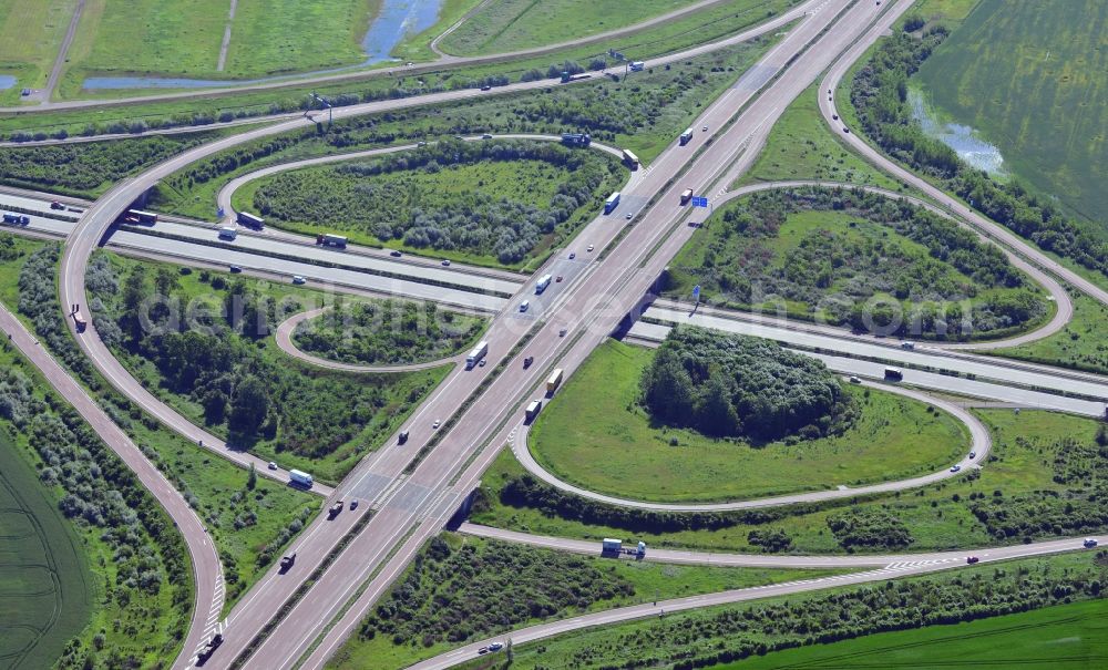 Aerial photograph Schkeuditz - Junction Schreuditzer cross the motorway BAB A14 and A9 on Schkeuditz airport in the state of Saxony