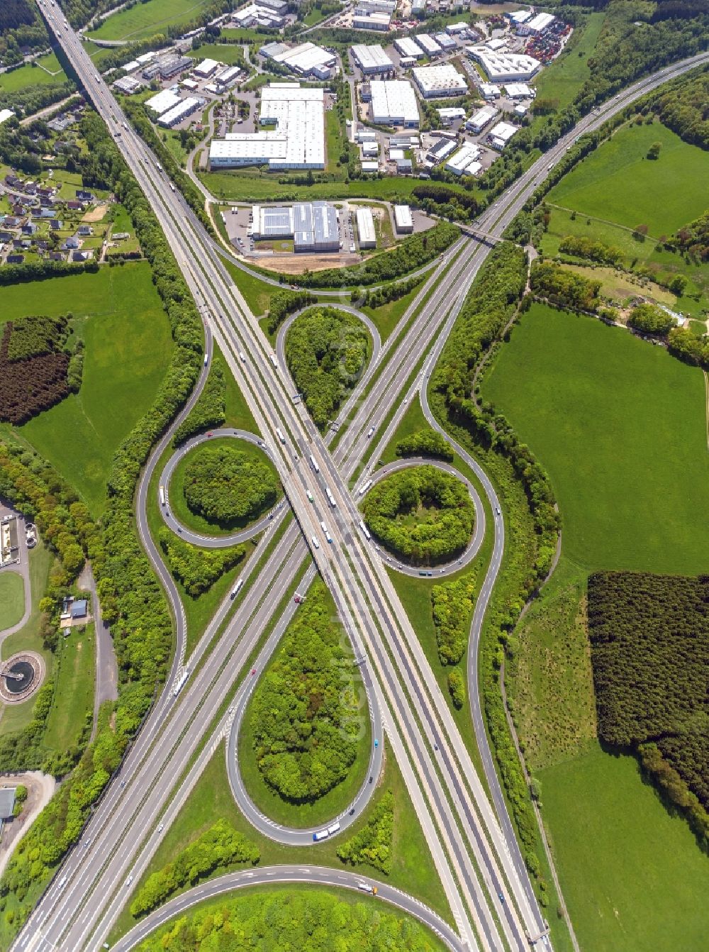 Wenden from the bird's eye view: Intersection the highway A 4 and A 45 in Wenden in the state of North Rhine-Westphalia