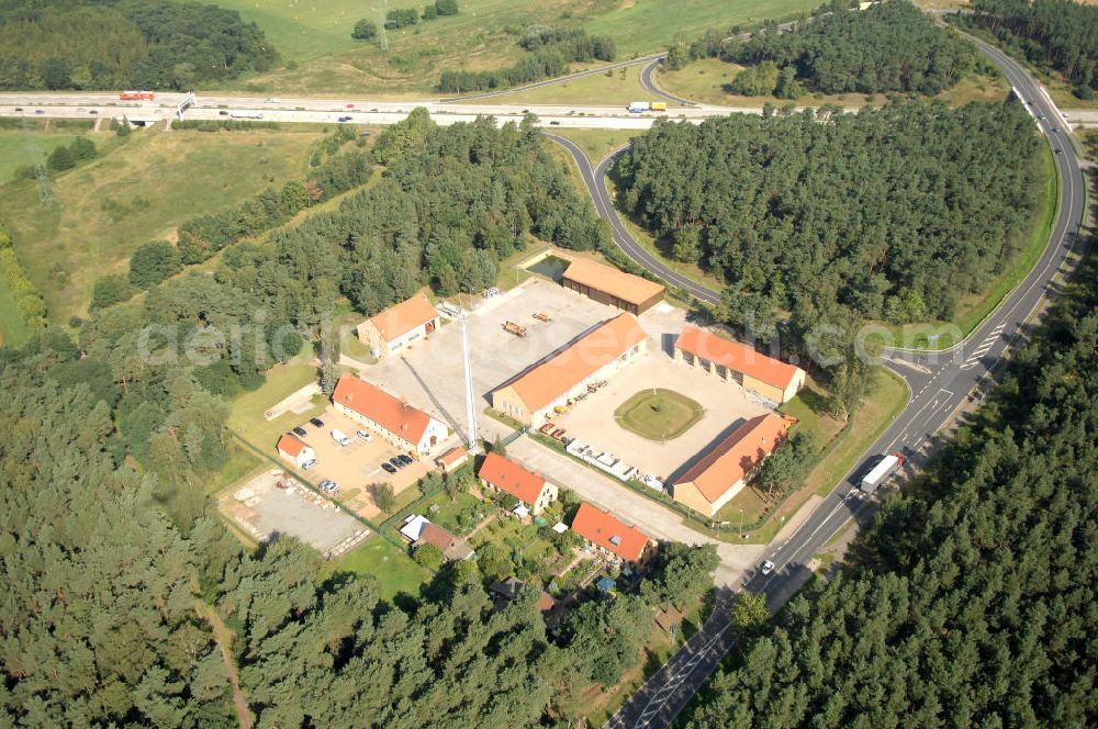 Aerial image Niemegk - Blick auf die Autobahnmeisterei Niemegk an der A9 in Brandenburg. Diese Autobahnmeisterei ist ein Stützpunkt der Niederlassung Michendorf und wird von dem Landesbetrieb Straßenwesen Brandenburg betrieben.