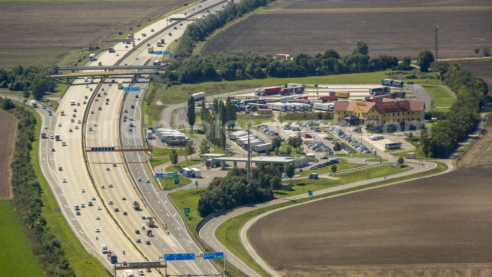 Aerial image Guntramsdorf - A roadhouse on the A2 Suedautobahn near Guntramsdorf in the state Lower Austria in Austria. On the area the Autobahnrestaurant & Motorhotel Guntramsdorf and parking space is located