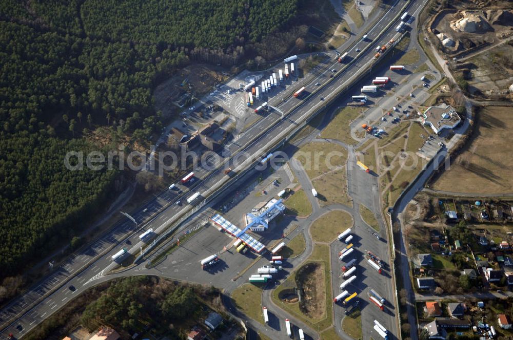 Aerial photograph Michendorf - Blick auf die Autobahnraststätte Michendorf am südlichen Berliner Ring an der Bundesautobahn A10.