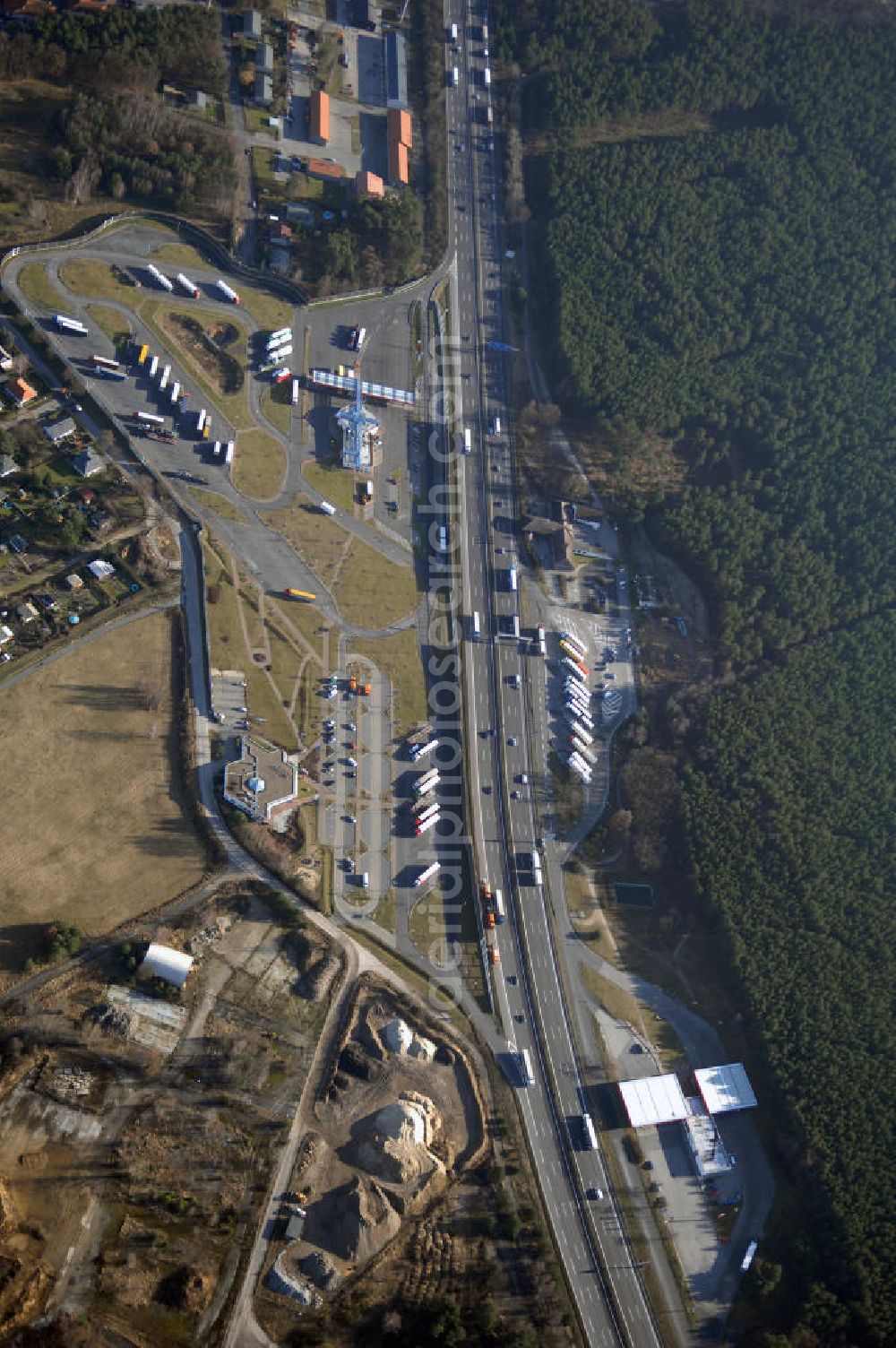 Michendorf from above - Blick auf die Autobahnraststätte Michendorf am südlichen Berliner Ring an der Bundesautobahn A10.