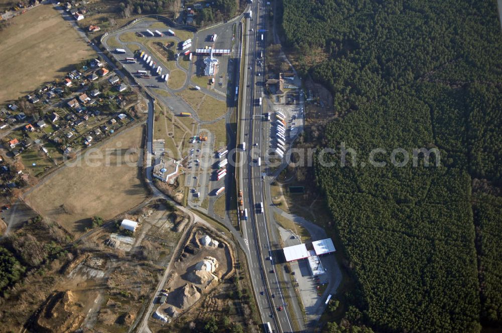 Aerial photograph Michendorf - Blick auf die Autobahnraststätte Michendorf am südlichen Berliner Ring an der Bundesautobahn A10.