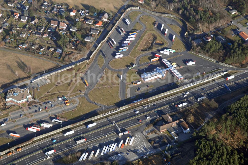 Aerial image Michendorf - Blick auf die Autobahnraststätte Michendorf am südlichen Berliner Ring an der Bundesautobahn A10.