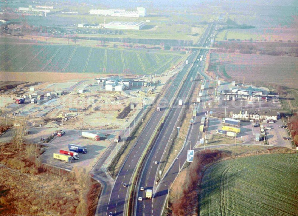 Köckern / SA from the bird's eye view: Autobahnraststättenumbau bei Köckern in Sachsen - Anhalt 10.12.02